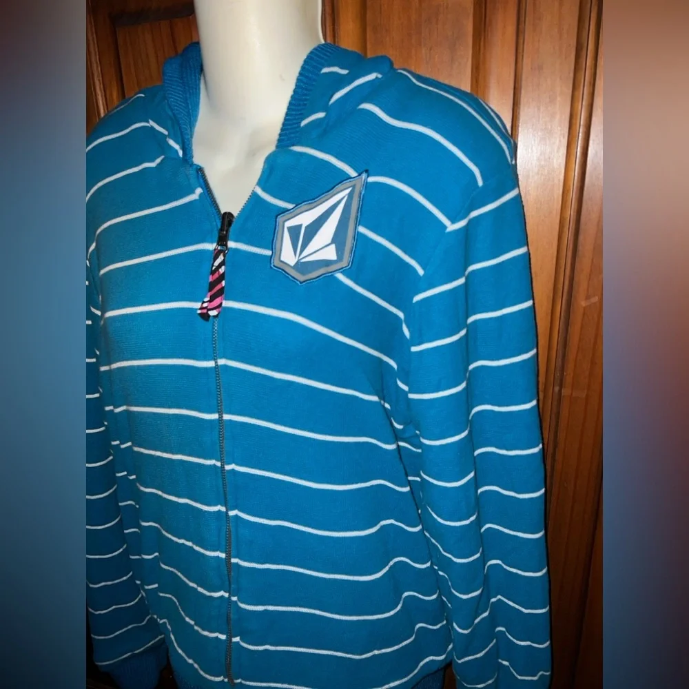 Volcom - Picture 3 of 8